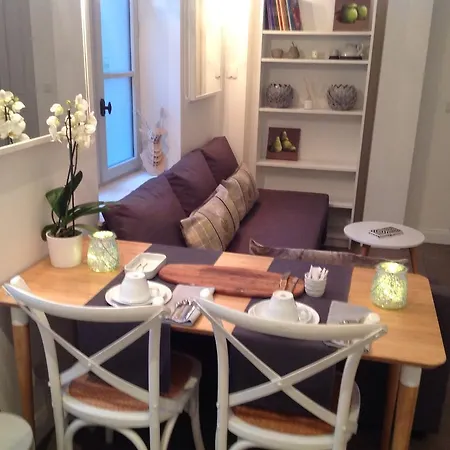 Studio B Apartment *