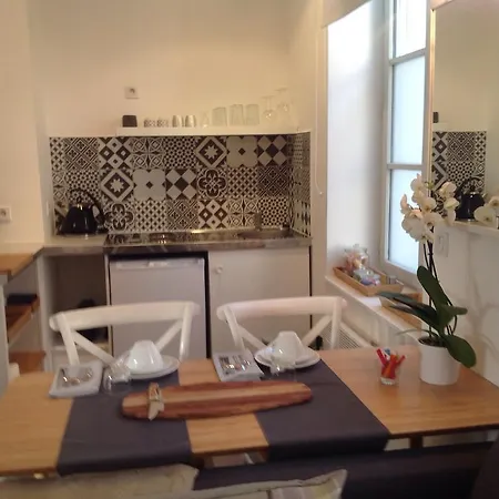 Studio B Apartment